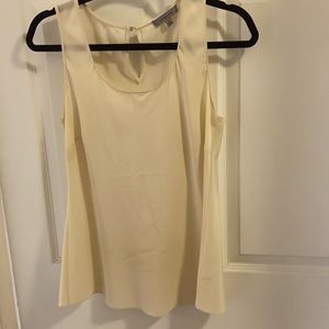 Classiques Entier cream flowy tank